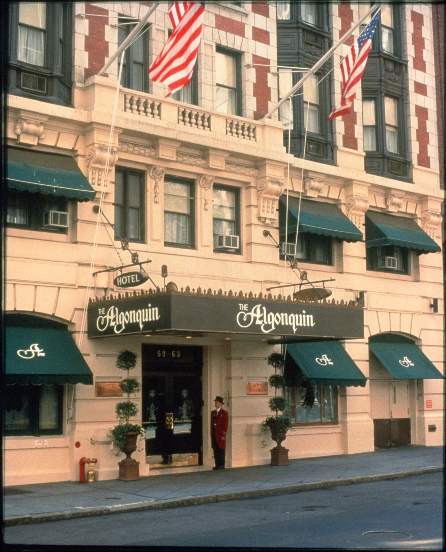 The Algonquin Hotel Times Square, Autograph Collection New York Exterior photo